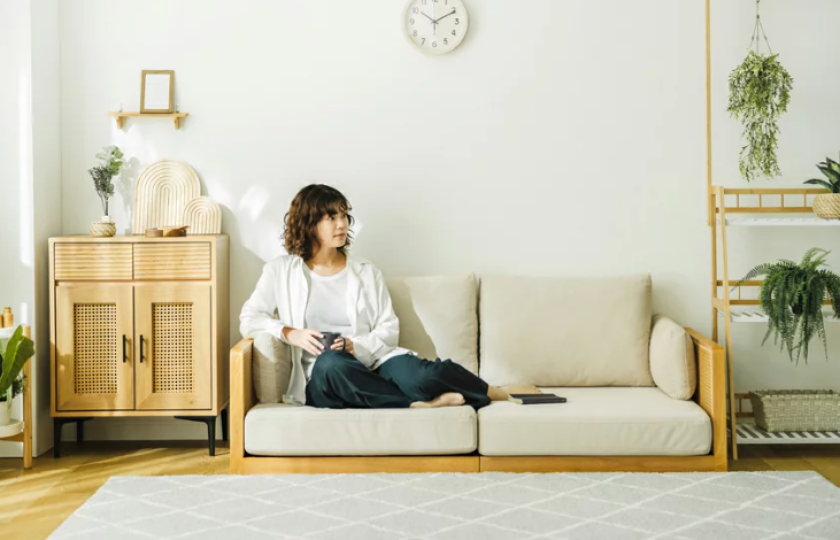 【社】【駅近オフィス】商社のECマーケティング/EC店舗運営/責任者／残業20時間以内